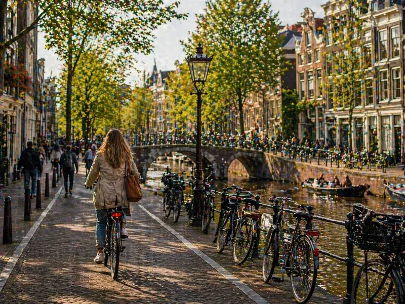 Adventure Quest artwork for the “Bike City Rhythm” mission in Amsterdam Explorer.
