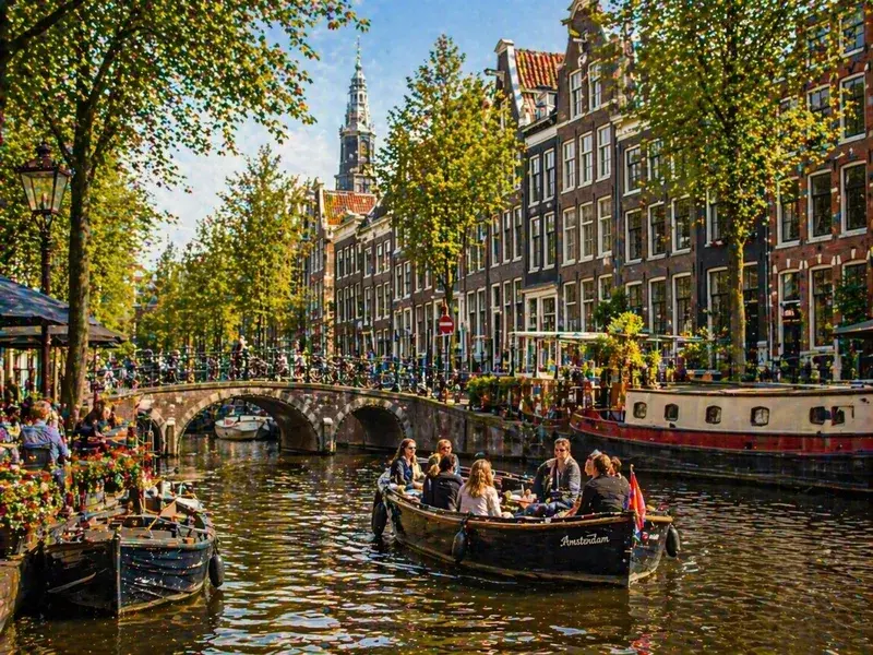 Adventure Quest artwork for the “Houseboat Life” mission in Amsterdam Explorer.