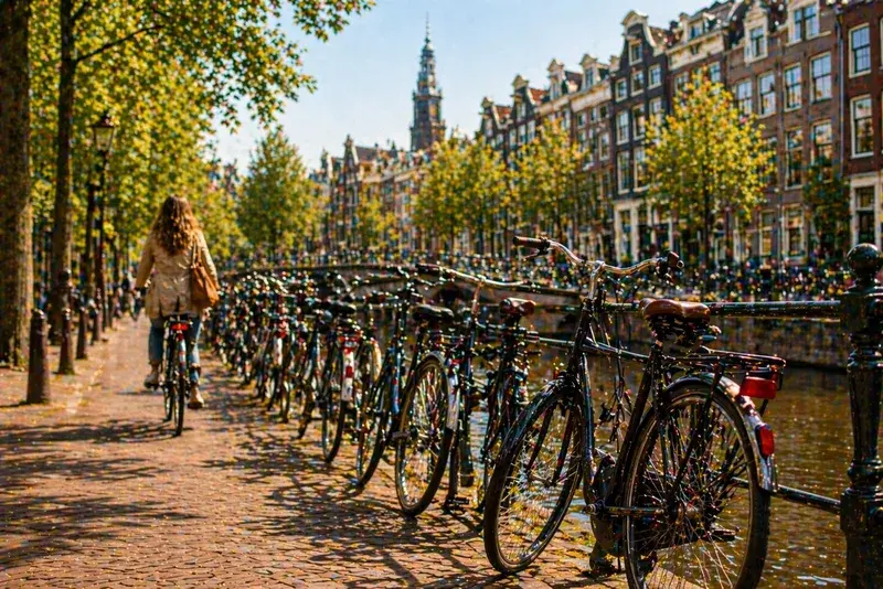 Adventure Quest artwork for the “Bike Line” mission in Bike Through Amsterdam.