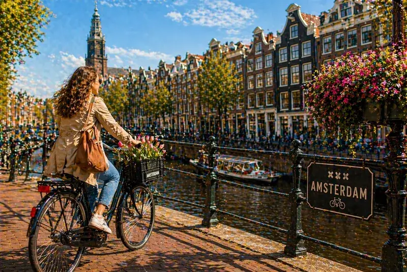 Adventure Quest artwork for the “Crossing Over” mission in Bike Through Amsterdam.