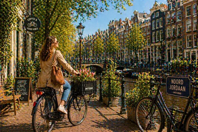 Adventure Quest artwork for the “Neighborhood Pause” mission in Bike Through Amsterdam.