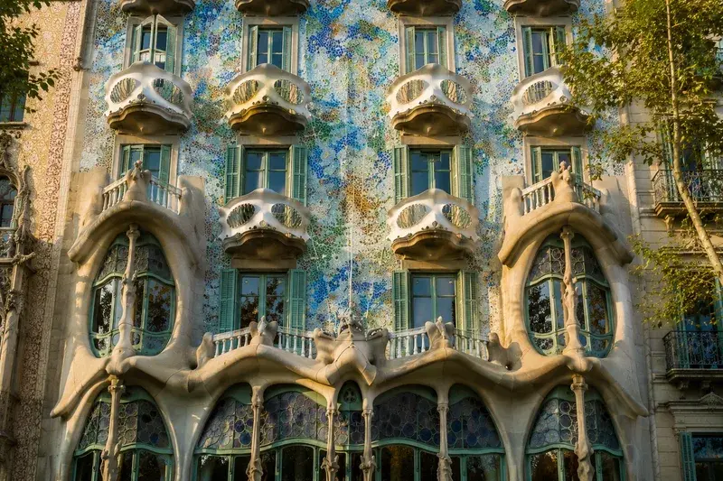 Adventure Quest artwork for the “The Bone Facade” mission in Casa Batlló & Passeig de Gràcia Explorer.