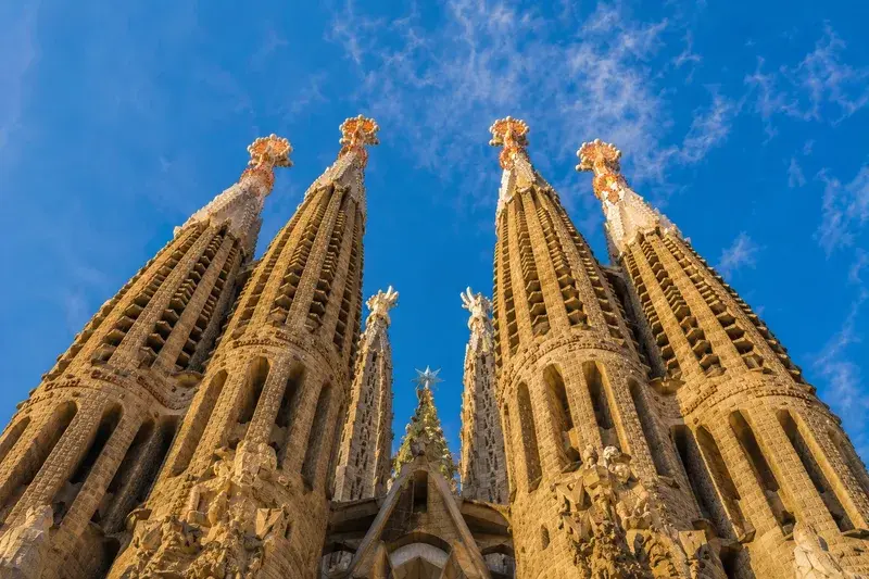 Adventure Quest artwork for the “The Towers” mission in Sagrada Família Explorer.