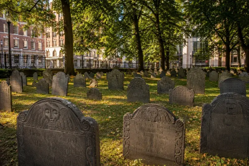 Adventure Quest artwork for the “Granary Burying Ground” mission in Freedom Trail Explorer.