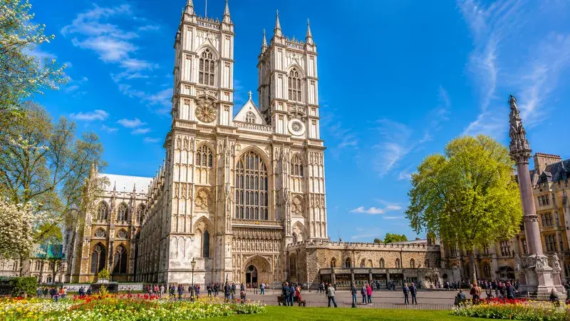 Adventure Quest artwork for the “Westminster Abbey” mission in Westminster & Royal London.