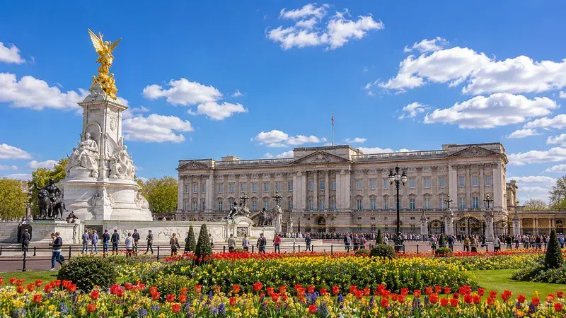 Adventure Quest artwork for the “Buckingham Palace” mission in Westminster & Royal London.