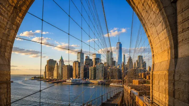 Adventure Quest artwork for the “The View From the Tower” mission in Brooklyn Bridge & DUMBO Explorer.