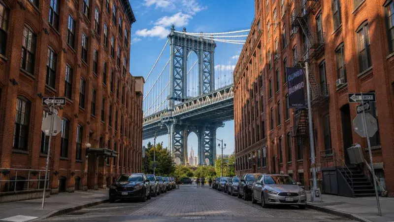 Adventure Quest artwork for the “The Manhattan Bridge Next Door” mission in Brooklyn Bridge & DUMBO Explorer.