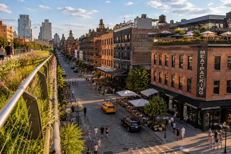 Adventure Quest artwork for the “The Meatpacking District Below” mission in The High Line & Chelsea Explorer.