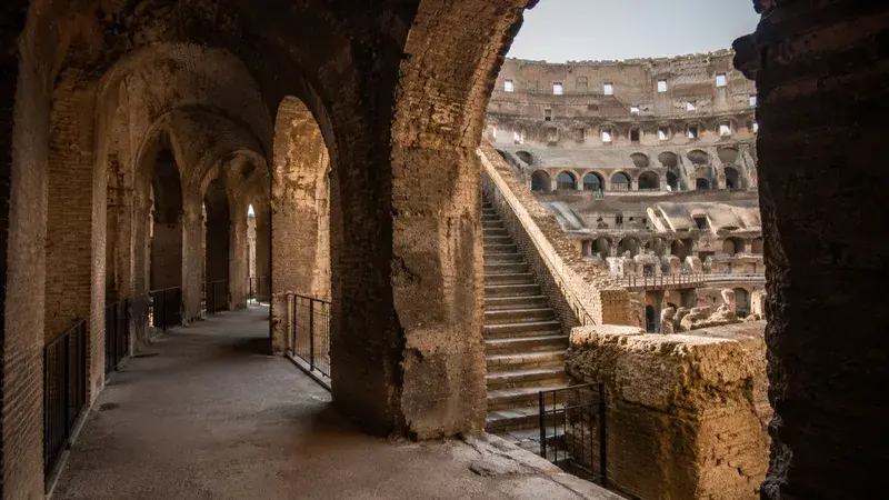 Adventure Quest artwork for the “Crowd Paths” mission in Colosseum & Ancient Rome Explorer.