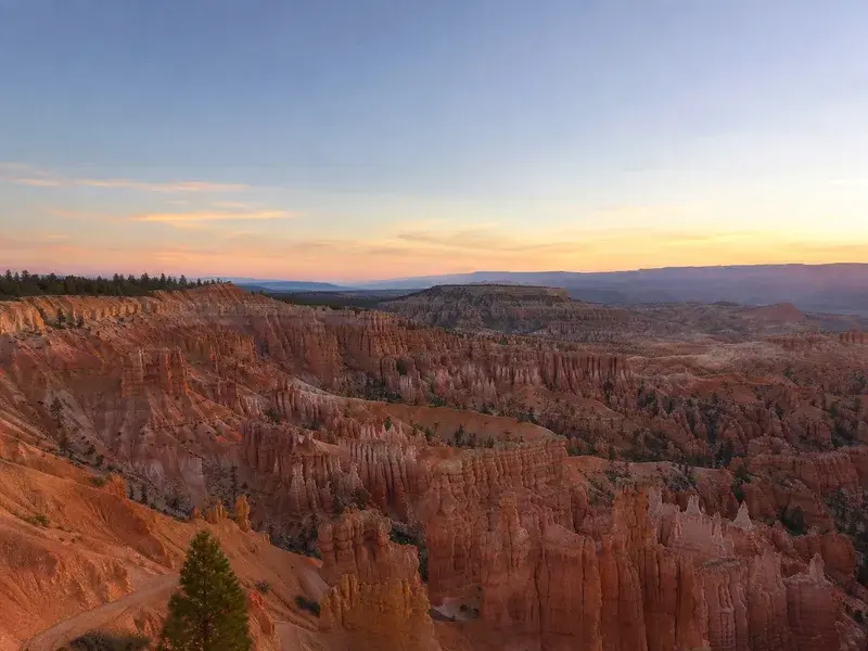 Adventure Quest artwork for the “Amphitheater View” mission in Bryce Canyon Hoodoo Explorer.