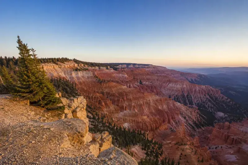 Adventure Quest artwork for the “Amphitheater Edge” mission in Cedar Breaks Overlook Quest.