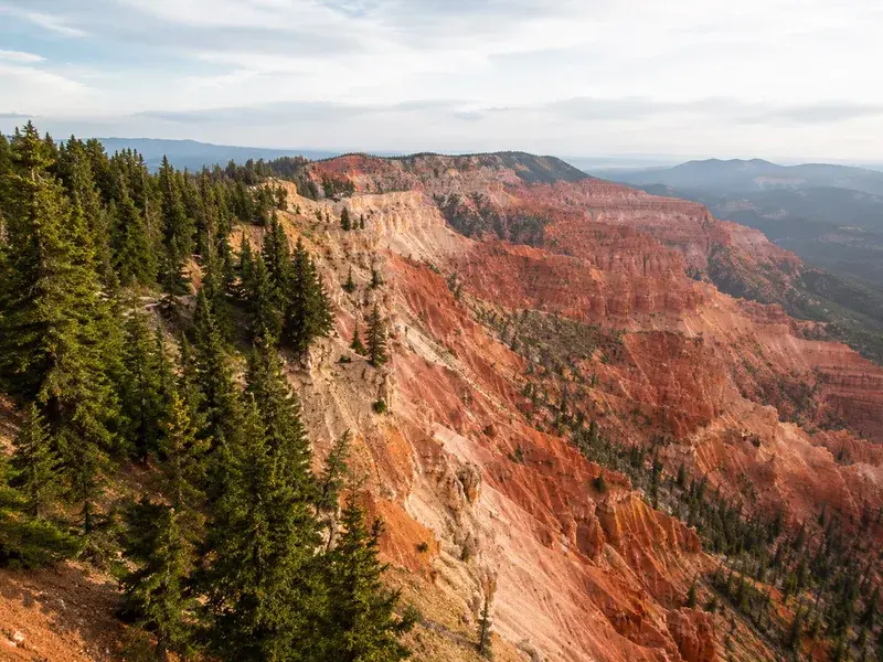 Adventure Quest artwork for the “Forest Meets Canyon” mission in Cedar Breaks Overlook Quest.