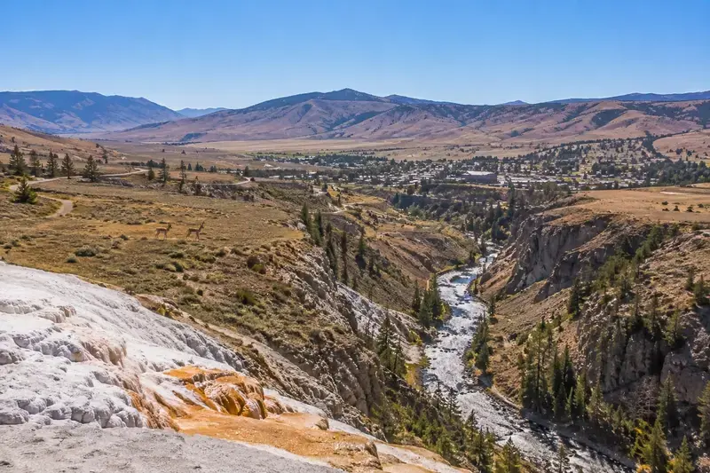 Adventure Quest artwork for the “The River Below” mission in Mammoth Hot Springs.
