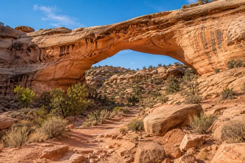 Adventure Quest artwork for the “Stone Bridge” mission in Capitol Reef Canyon Explorer.
